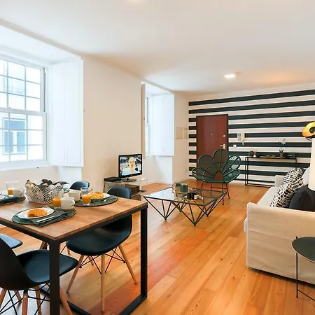 Sunny Modern Trendy Location 리스본
